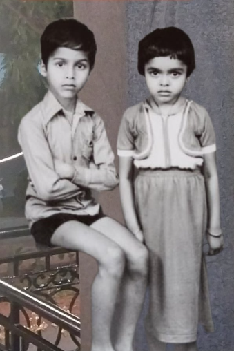 major sandeep unnikrishnana and her sister as kid