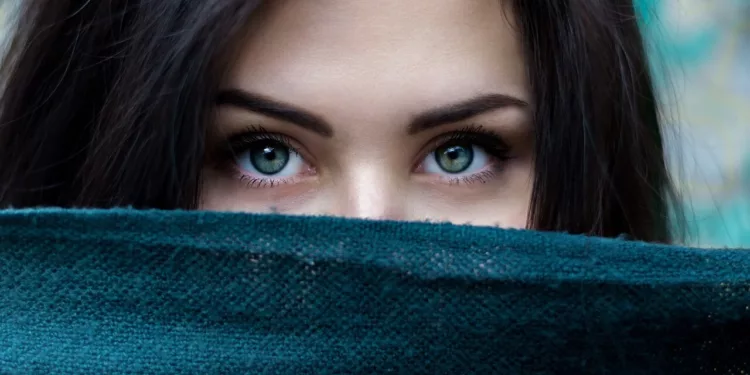 girl face covered in mask