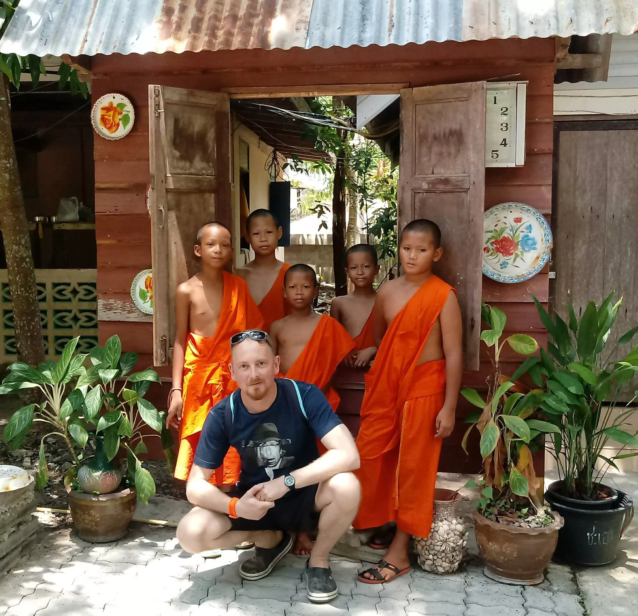 Witt-Michałowski with buddhist monks