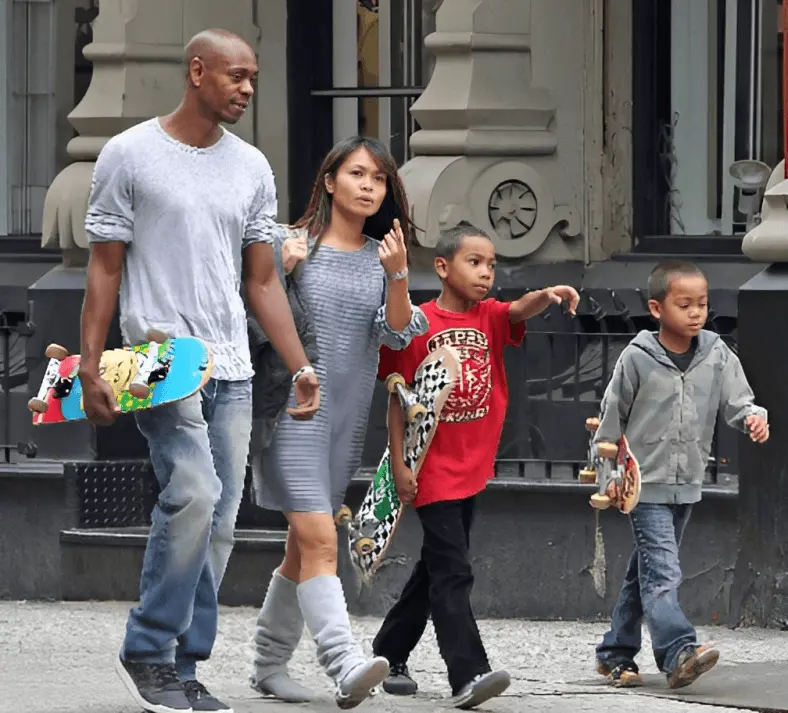 Dave Chappelle with is wife (Elaine Mendoza Erfe) and kids 