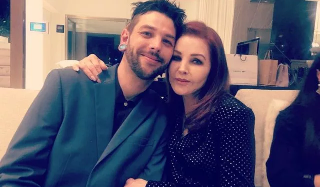Navarone Garibaldi with his mother Priscilla Presley