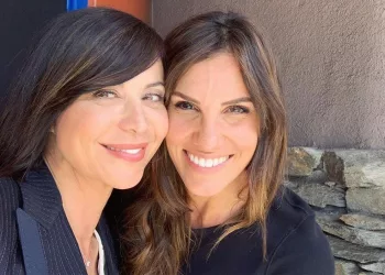 Catherine Bell taking selfie with Daniells