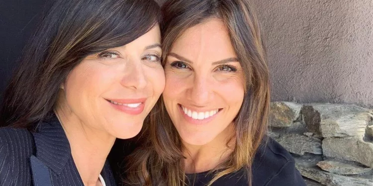 Catherine Bell taking selfie with Daniells