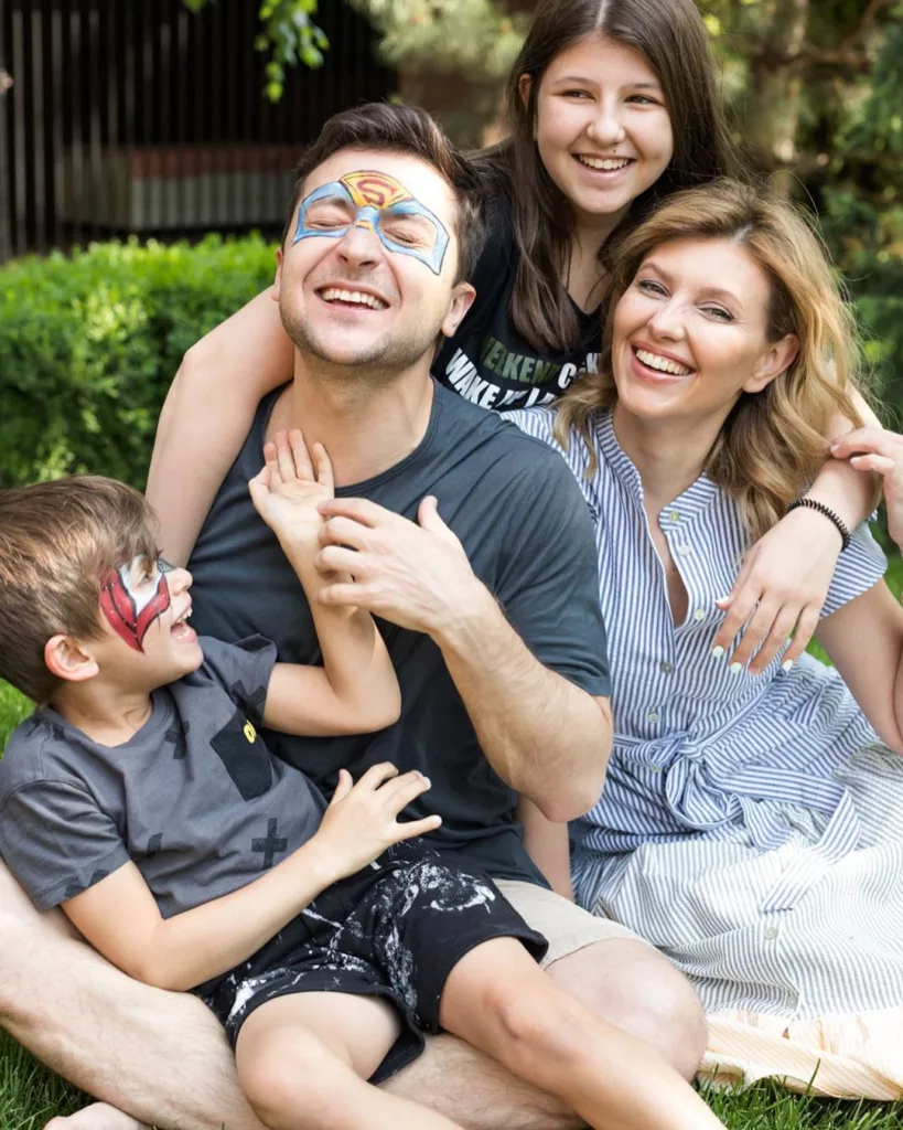 A family picture of Zelenskiy family together.