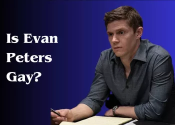 is evan peters gay?