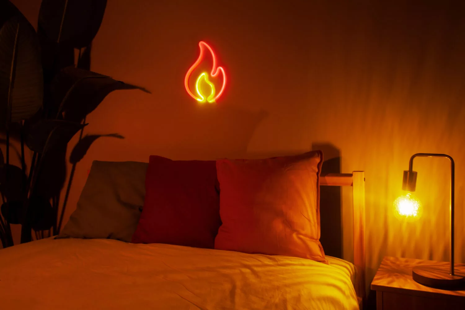 beautiful-neon-flame-bedroom
