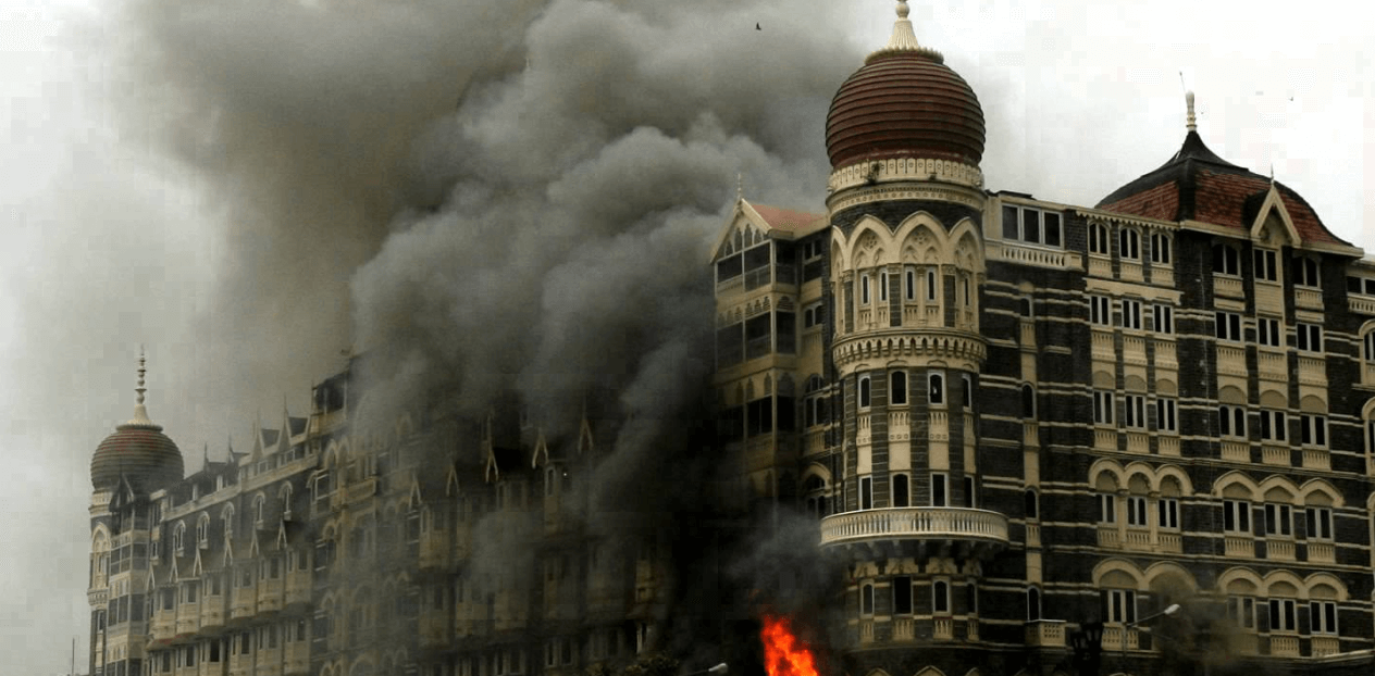 Taj hotel on fire in Mumbai Attacks