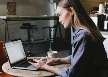 How to Leverage Business Advantage AI for Increased Efficiency