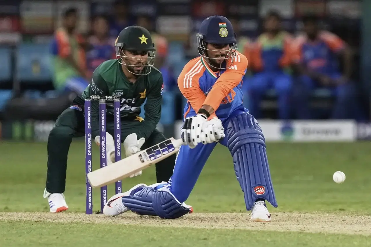 Tilak Verma Playing Reverse Sweep Shot against Pakistan Bowlers